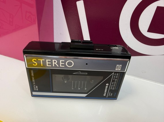 9-9-77671-3-Radios Radio Casette Sanyo Mgr59