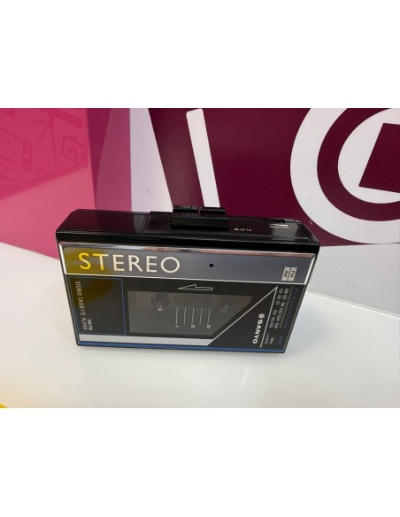 9-9-77671-3-Radios Radio Casette Sanyo Mgr59