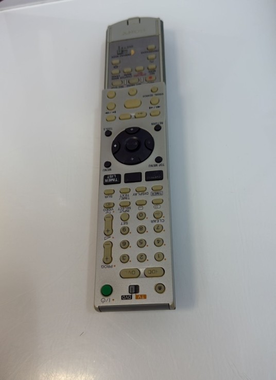 9-9-77565-6-Reproductor DVD Sony Rdr-hx910