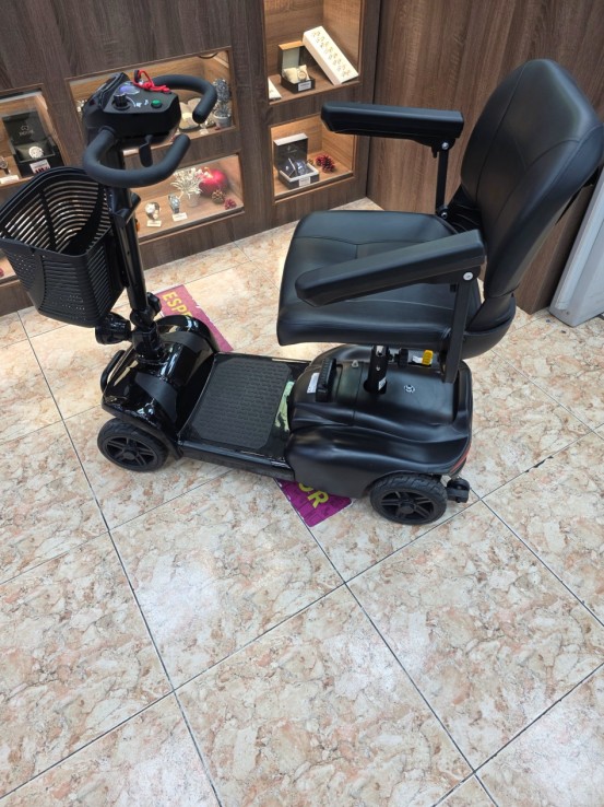 1-1-272871-2-Silla De Ruedas Electrica Pepe 