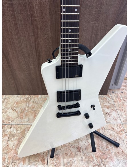 1-1-272898-2-Guitarra Electrica Epiphone Explorer 1984 Funda Rigida