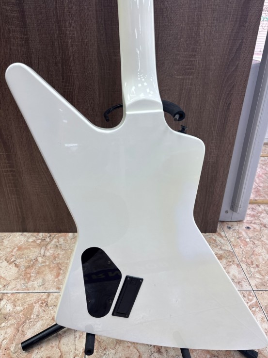 1-1-272898-5-Guitarra Electrica Epiphone Explorer 1984 Funda Rigida