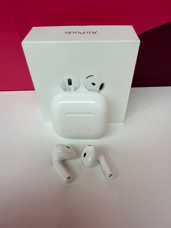 8-8-78209-3-Auriculares Apple AirPods 4.ª gen a3050