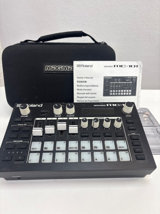 1-1-272987-1-Equipamiento DJ Roland MC-101 Groovebox 
