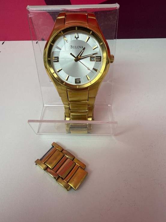 8-8-78036-3-Reloj pulsera caballero Bulova cuarzo