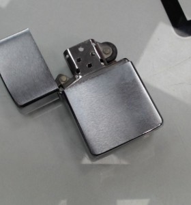 6-6-169281-1-Encendedor Zippo