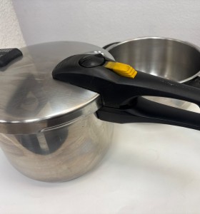 1-1-273017-1-Olla A Presion Magefesa 2 1 Tapa 2