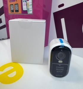 9-9-77767-1-Camara Videovigilancia Arlo Vmc2050 2 Gen Interior Exterior 