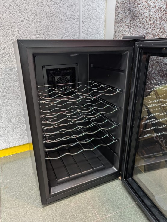 6-9-66685-3-Vinoteca Cave Vinum