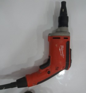 6-2-101464-1-Atornillador para pladur Milwaukee