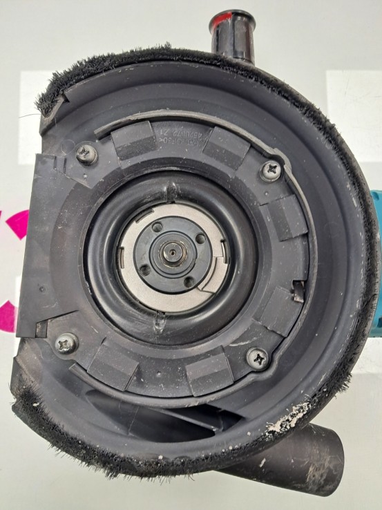 6-6-166756-7-Radial Makita Ga9020r 2200w