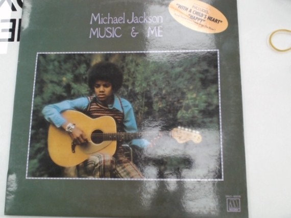 6-6-168391-1-Coleccionismo musical michael jackson music me