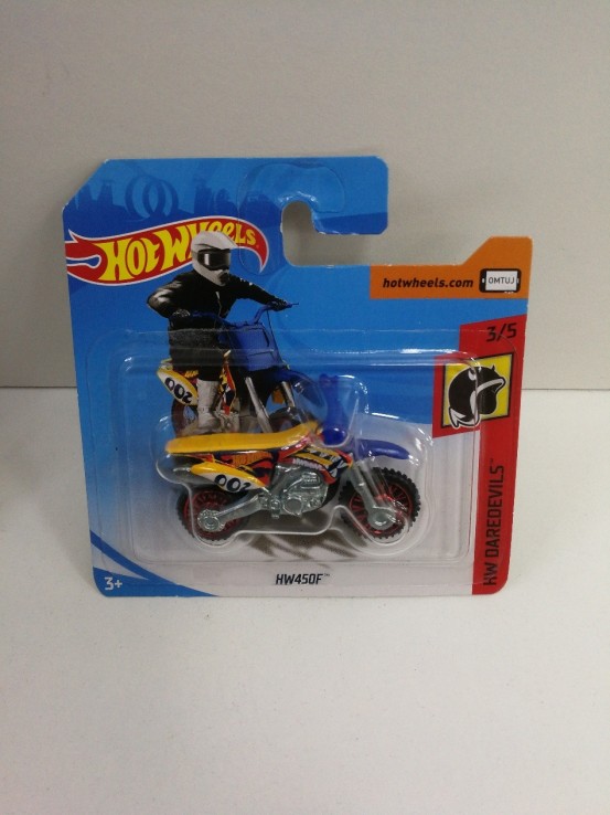 6-6-155200-1-Coche Metal Varios