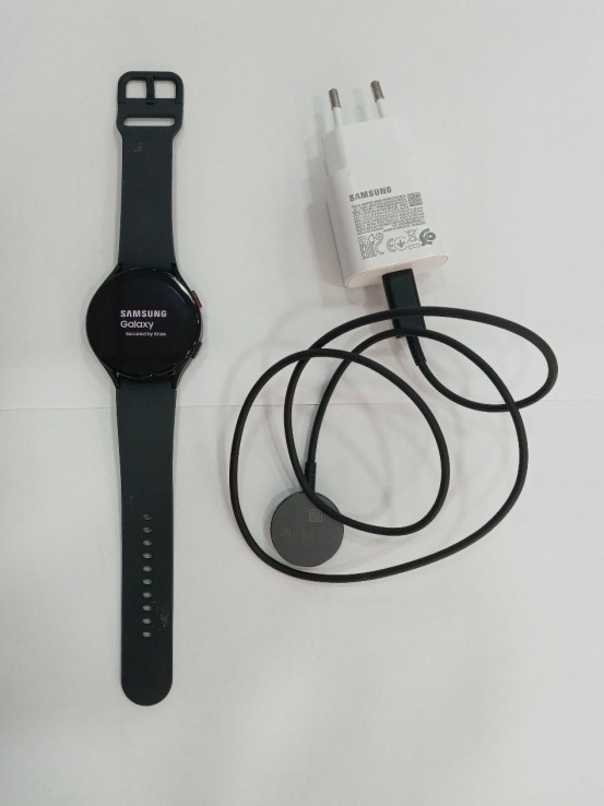 6-6-148093-1-Samsung watch 5