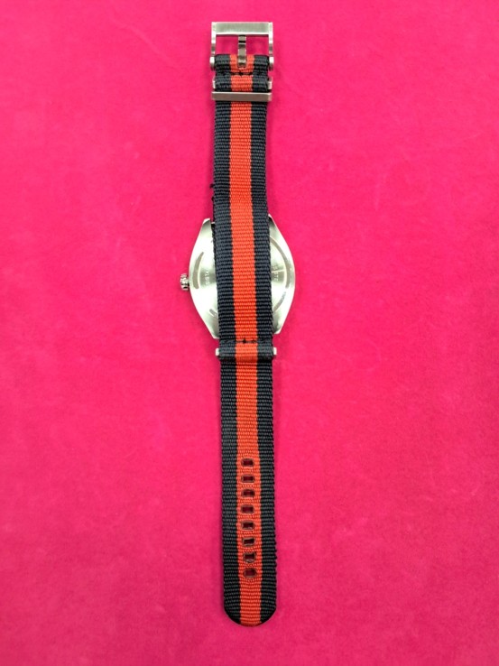 6-6-165470-3-Reloj Alta Gama Caballero Gucci YA142304