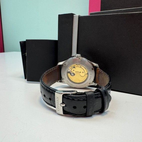 6-9-67684-6-Reloj Pulsera Premium Caballero Citizen NJ0110-18A