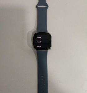 6-6-150676-1-Smartwatch Fitbit Versa 4