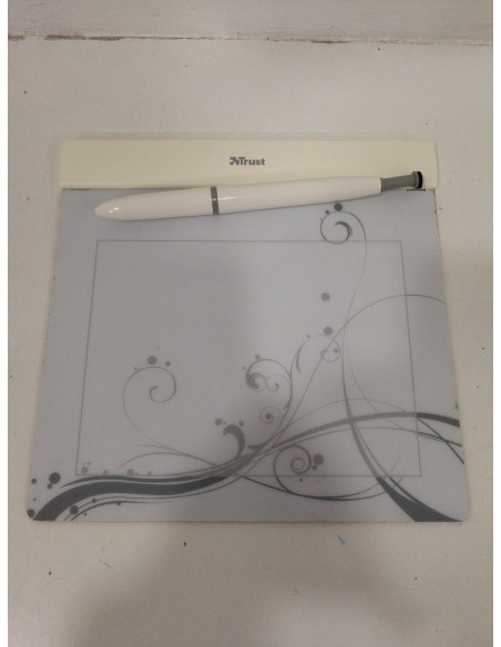 6-6-146648-1-Equipo Diseño Gráfico Trust Flex Desing Tablet