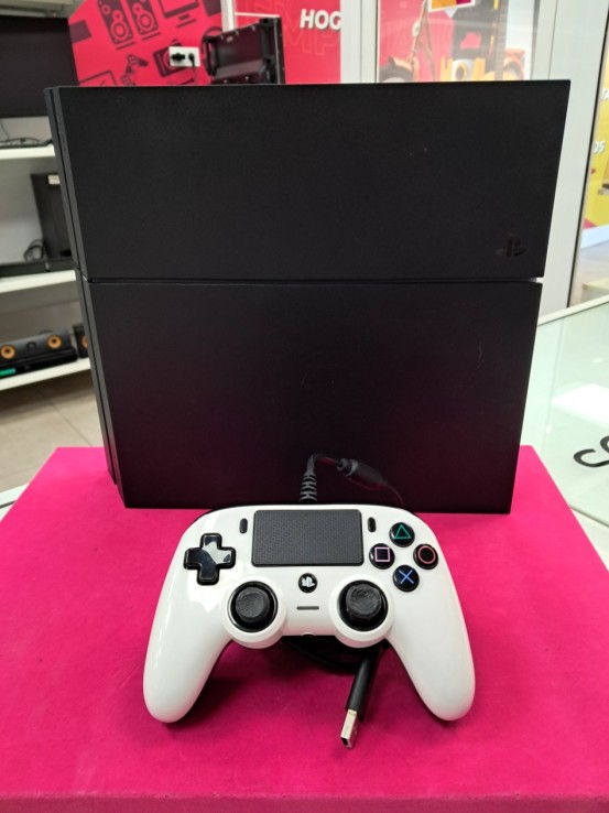 6-6-165491-2-Consola PS4 500Gb