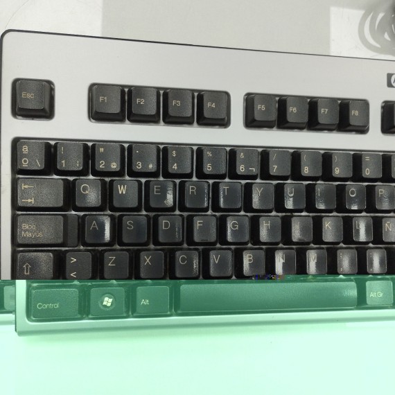 6-6-165030-4-Teclado Alfanumérico HP KUS0133