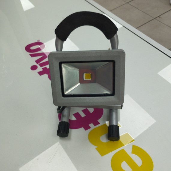 6-6-162640-1-Foco Par Sevenon