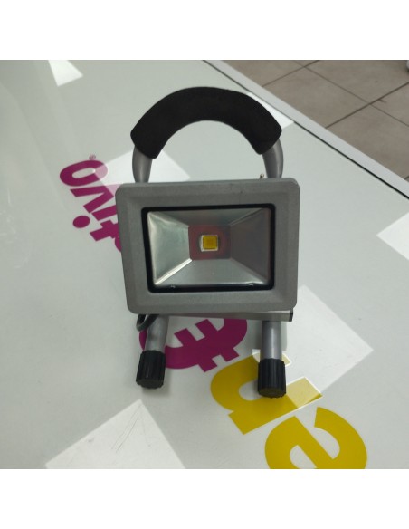 6-6-162640-1-Foco Par Sevenon