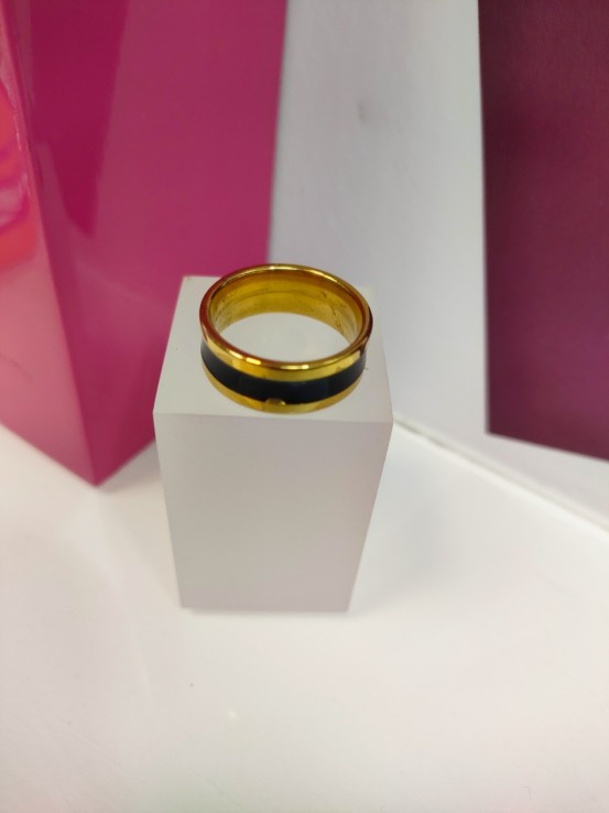 6-9-75731-1-Anillo acero dorado con linea gruesa negra T19