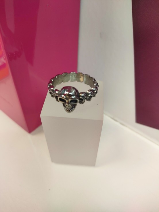 6-9-75672-1-Anillo acero plateado de calavera T25