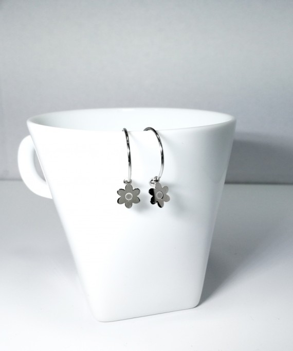 6-2-93131-1-Pendientes aro con flor 17 mm
