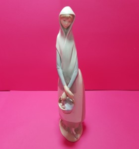 6-6-92616-4-figura de lladro señora campesina con cesta