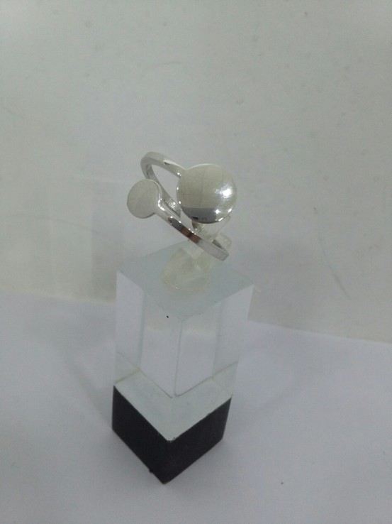 6-6-108579-1-anillo de plata 