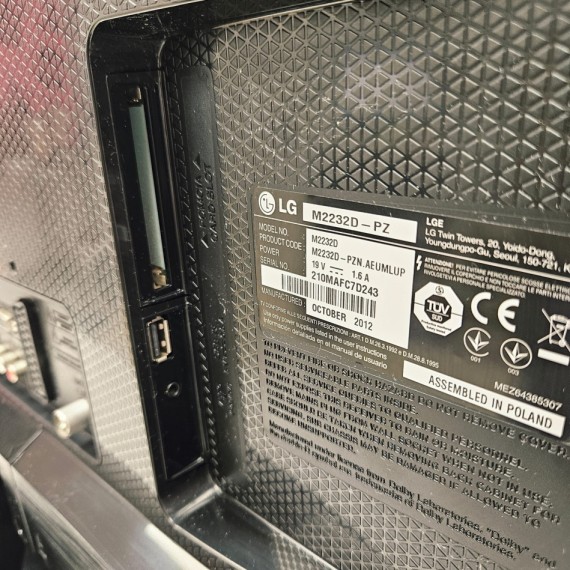 8-8-78332-4-Televisor LED LG M2232D