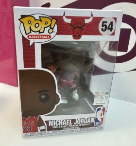 9-9-77819-1-Figura acción michael jordan 54