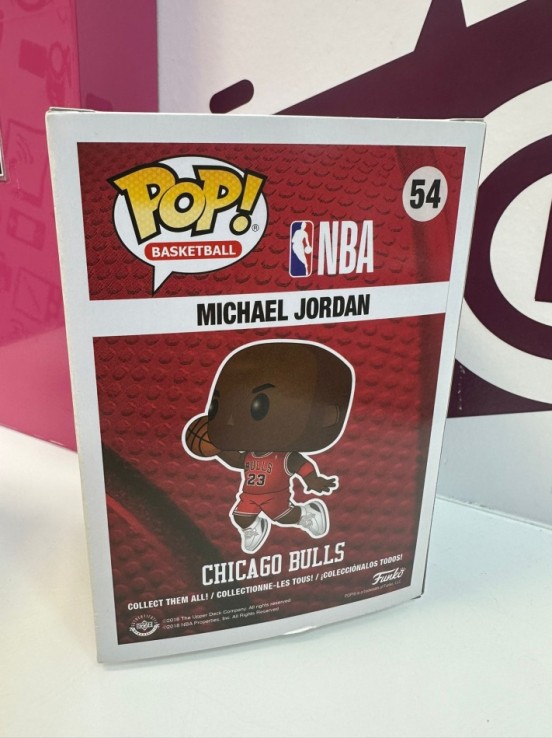 9-9-77819-2-Figura acción michael jordan 54