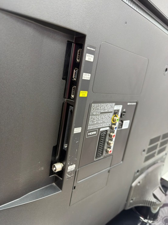 8-8-75187-5-Televisor LED Samsung UE42F5000AW 