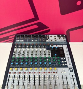 8-8-78108-1-Controlador Soundcraft Signature 12