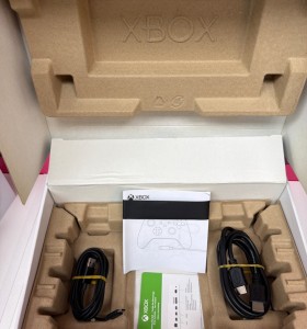 8-8-77375-1-Consola Xbox Series S 512GB 2