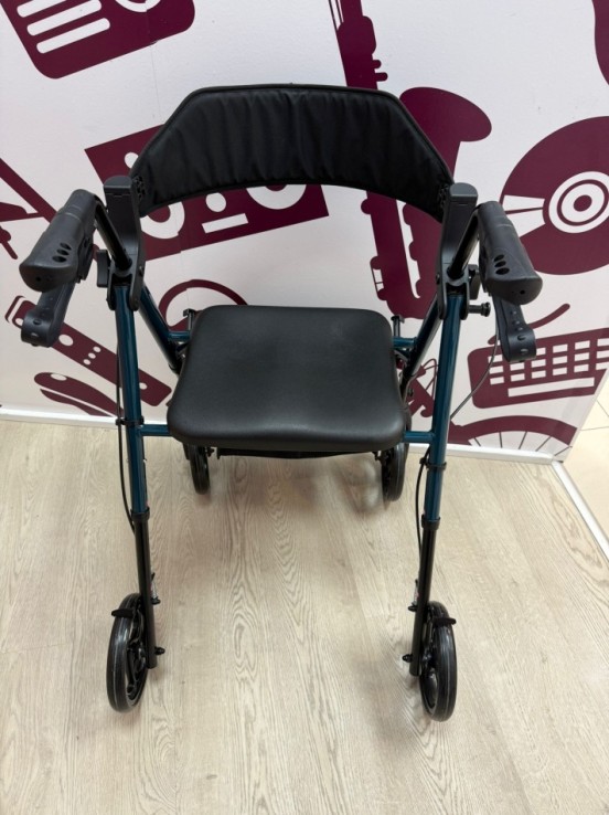 9-9-77804-1-Andador Vocic