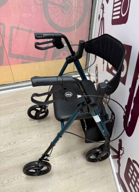 9-9-77804-4-Andador Vocic