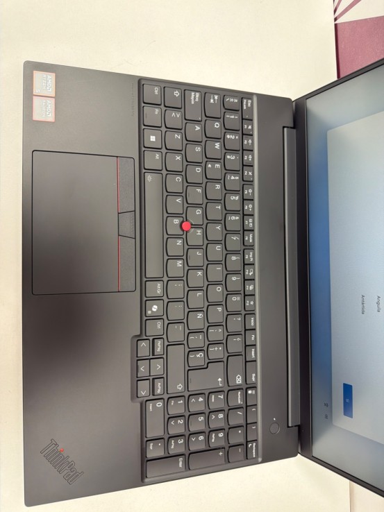 8-8-78413-4-Ordenador portátil lenovo thinkpad E16 Gen 3 rayzen 5 230w redeon 760M GRAPHICS 16gb ram 512GB SSD