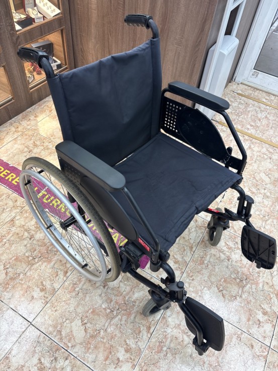1-1-272970-1-Silla De Ruedas Silla De Ruedas Orthos Negra