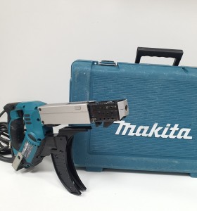 1-1-255977-1-Atornillador Makita 6843-240V - Atornilladora 