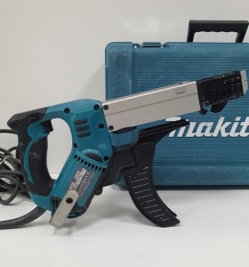 1-1-255977-1-Atornillador Makita 6843-240V - Atornilladora  2