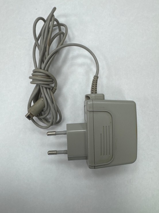 1-1-262899-3-Consola Nintendo Serie DS 2DS FTR-001
