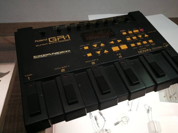 1-1-247594-1-Instrumento Cuerda Roland Gr1 Guitar Synthesizer