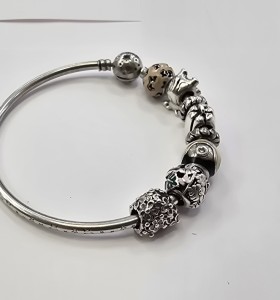 1-1-248744-1-Pulsera Pandora 8 Charm , rigida , diametro 6 cm