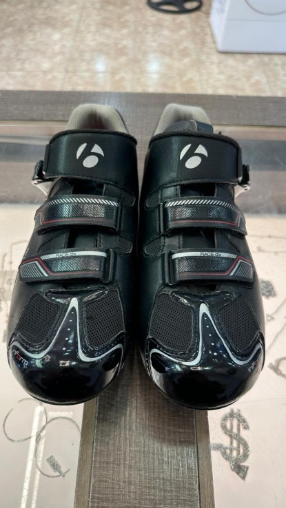 1-1-247763-1-Zapatilla Ciclismo Bontrager Talla 44 Negra Gris