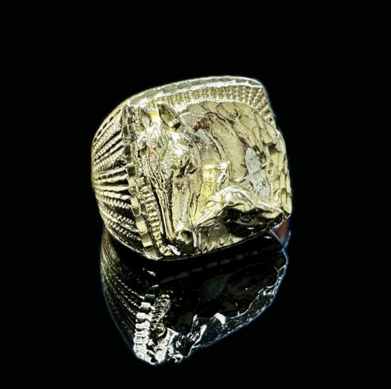 1-1-149907-5-Anillo sello plata bañado en oro 18K cuadrado caballo