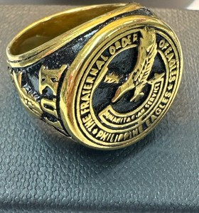 1-9-75541-1-Anillo acero dorado con aguila T22