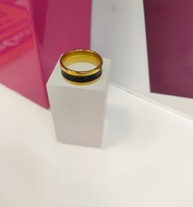 1-9-75726-1-Anillo acero dorado con linea gruesa negra T18